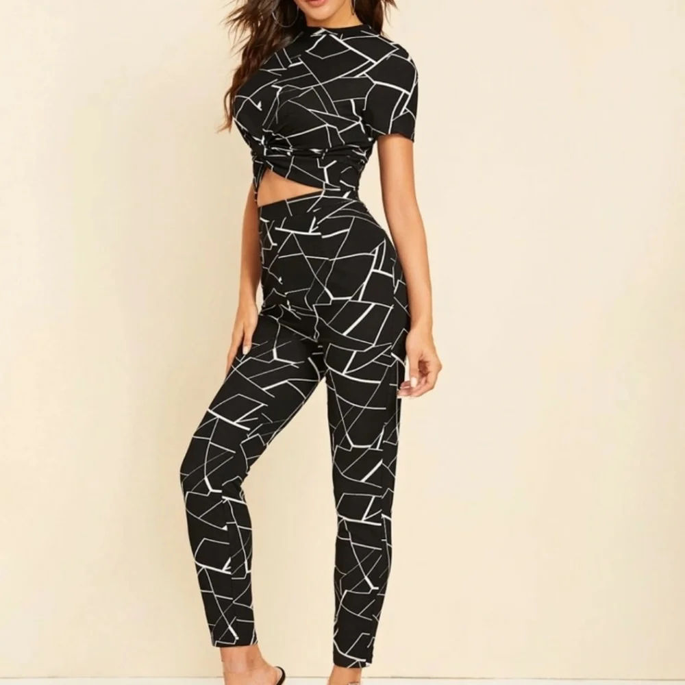 Cute two piece - Picture 4 of 5